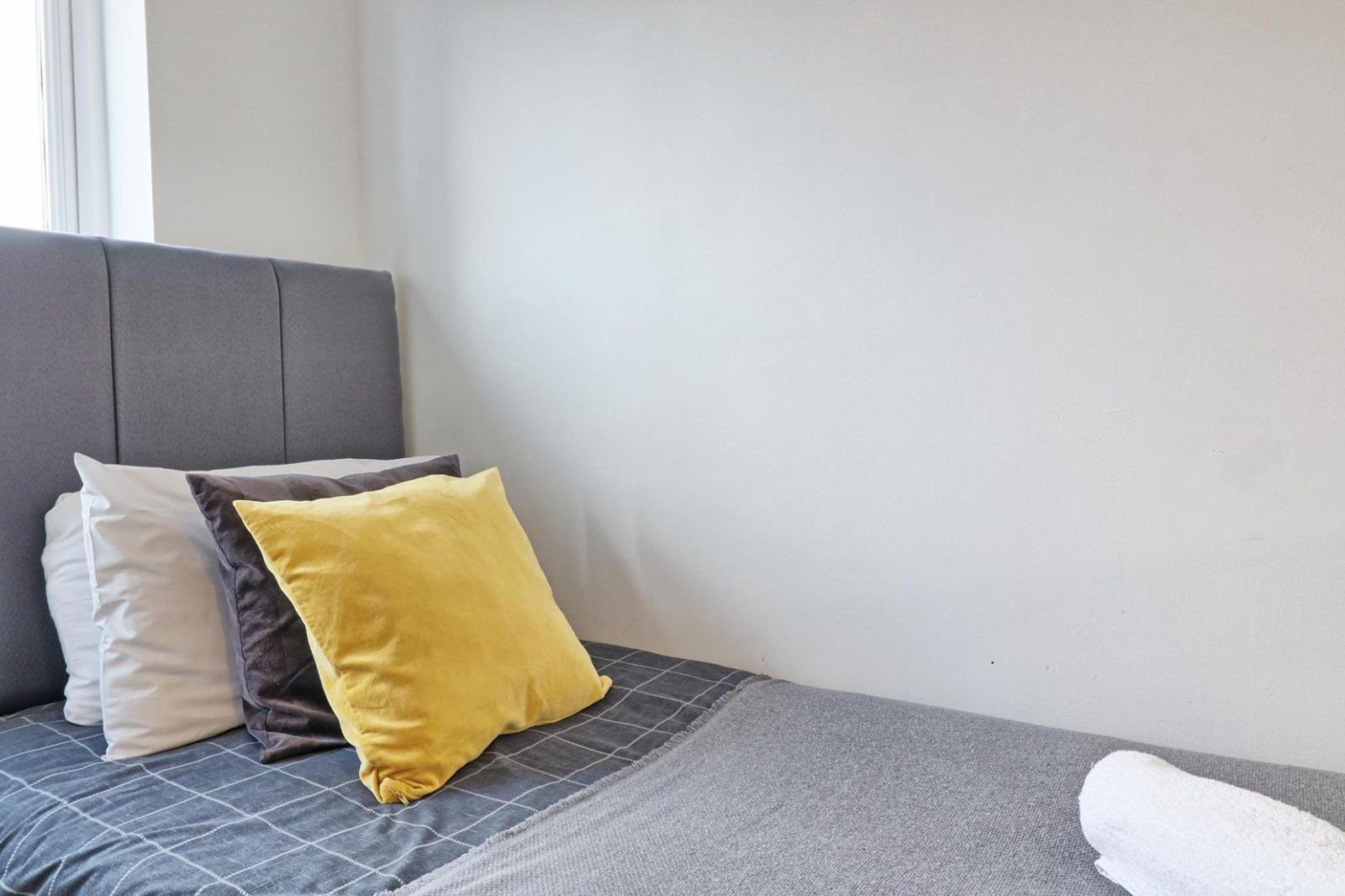Pet-Friendly 3-Bed Apartment thumbnail 7