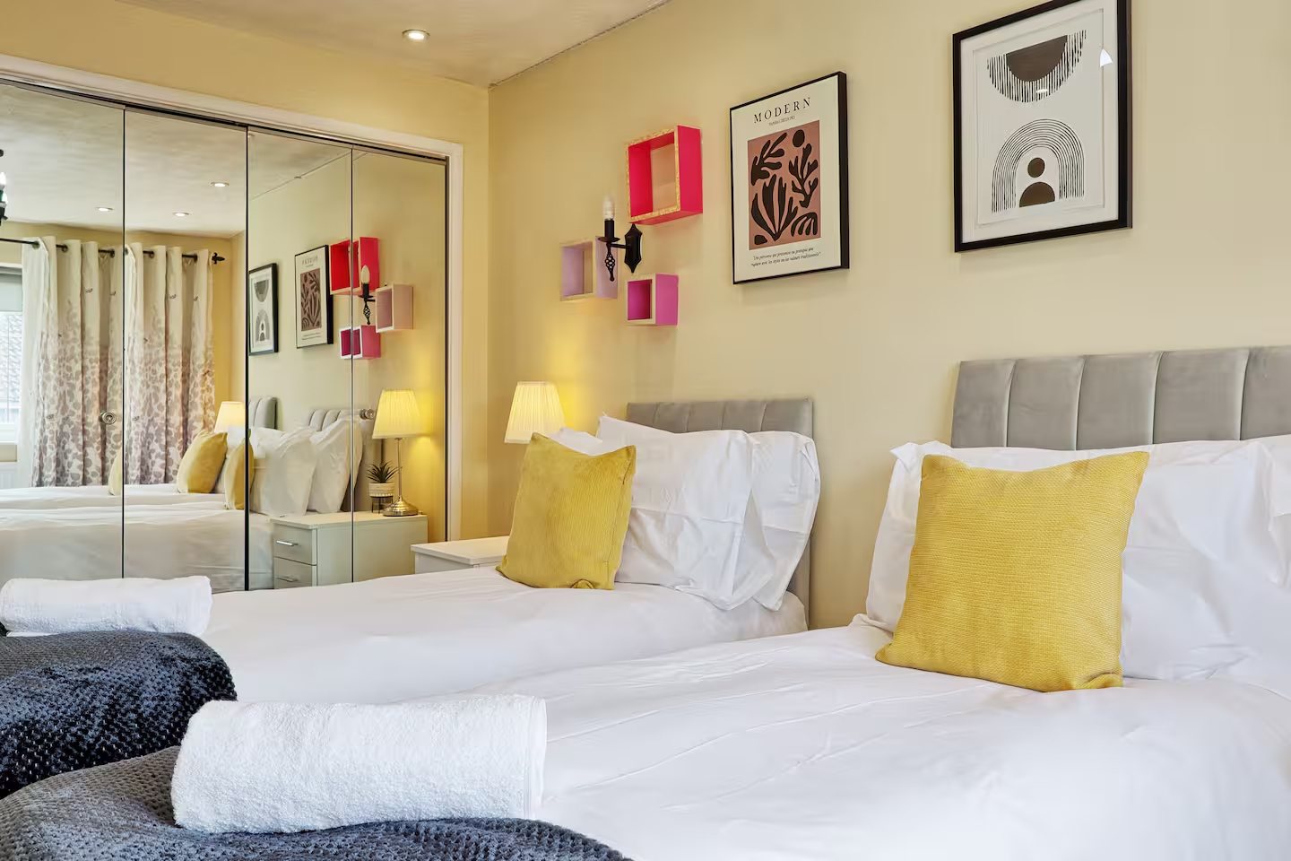 Modern 4-Bed Home for Long Stays thumbnail 5