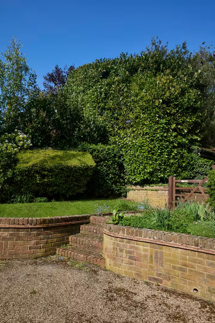 Luxury 4-Bed Family Home thumbnail 8