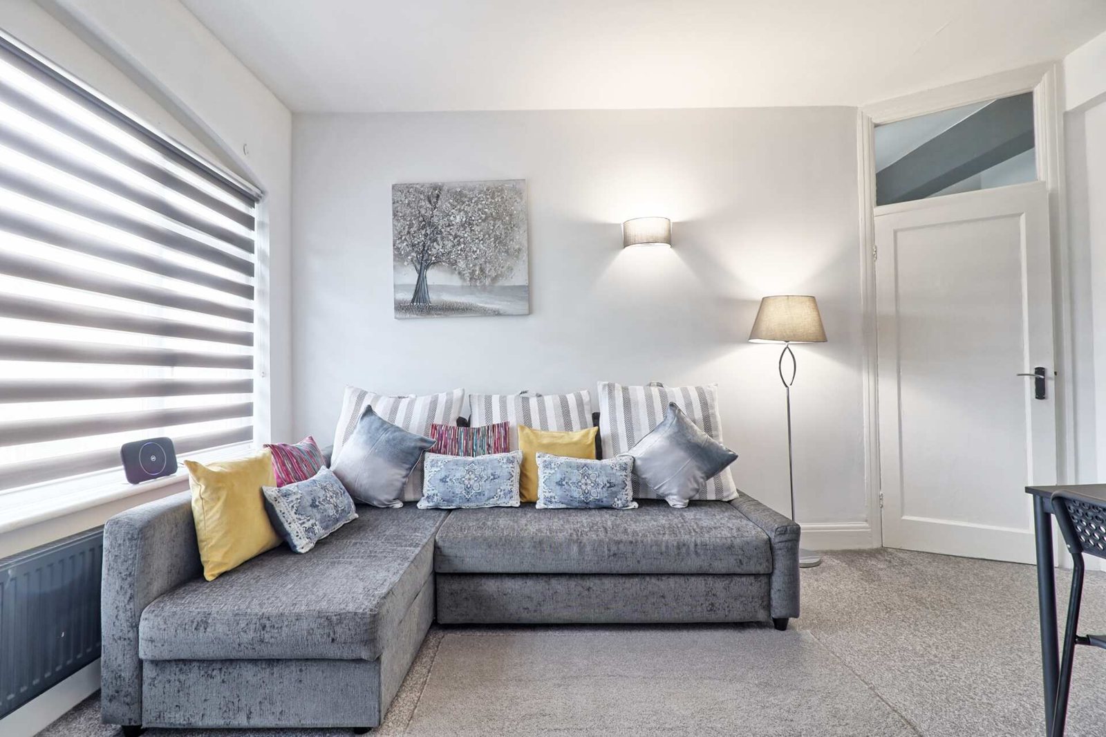 High Street Apartment with Terrace thumbnail 4