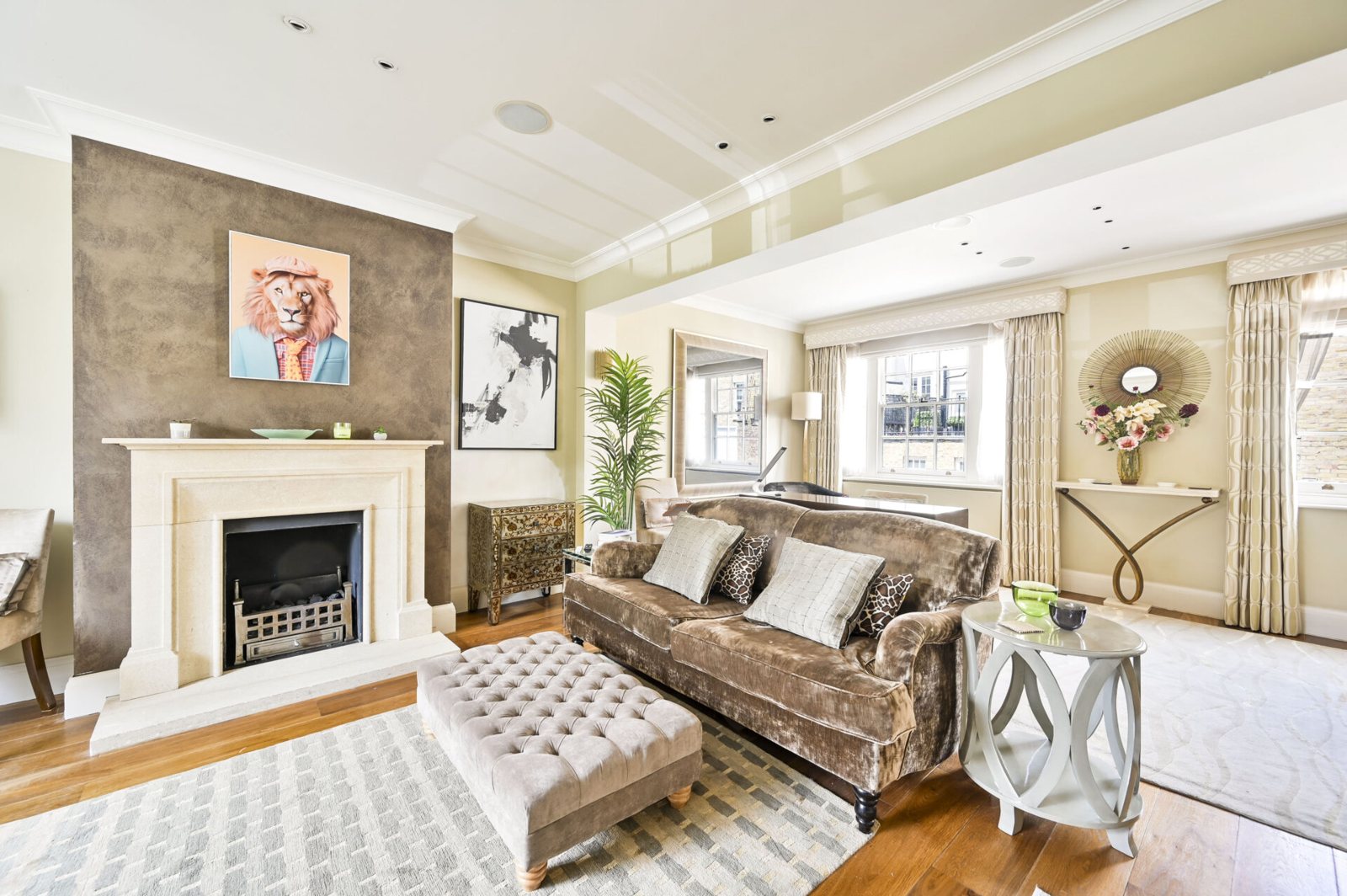 Stylish Chelsea House with Parking thumbnail 5