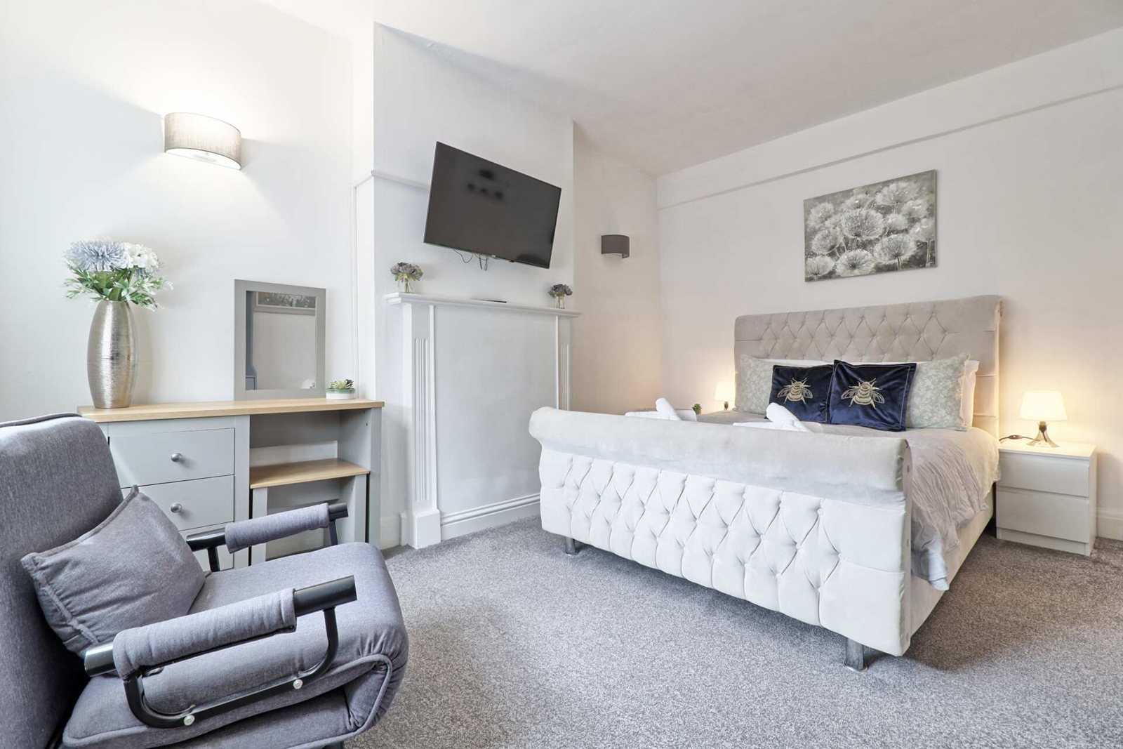 High Street Apartment with Terrace thumbnail 7