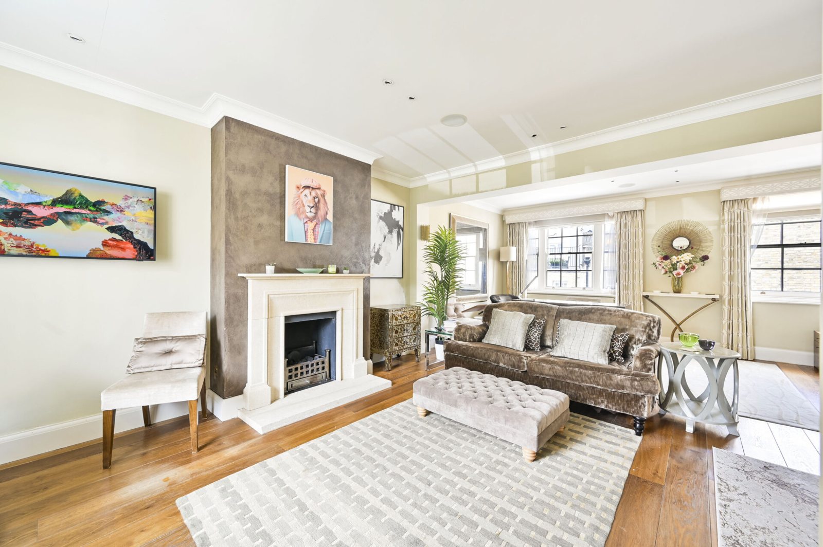 Stylish Chelsea House with Parking in Chelsea, London