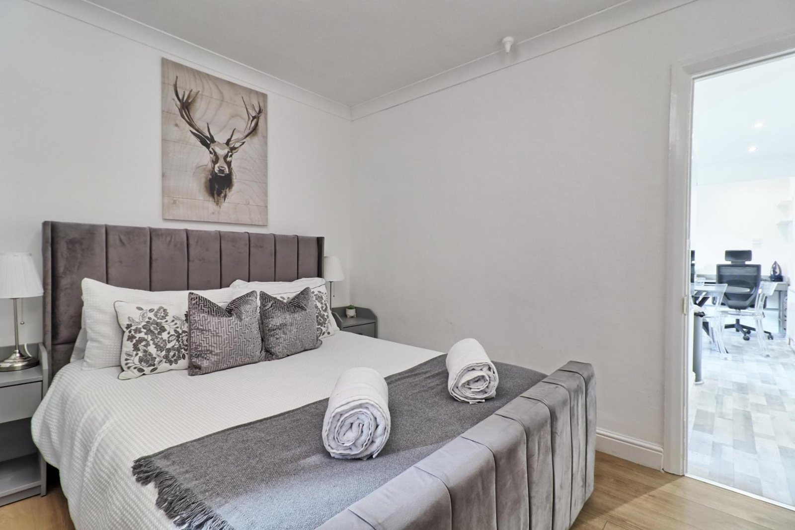 Pet-Friendly 3-Bed Apartment thumbnail 3