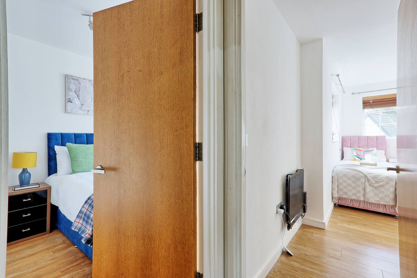 Quirky 2-Bed near High St & Station thumbnail 2